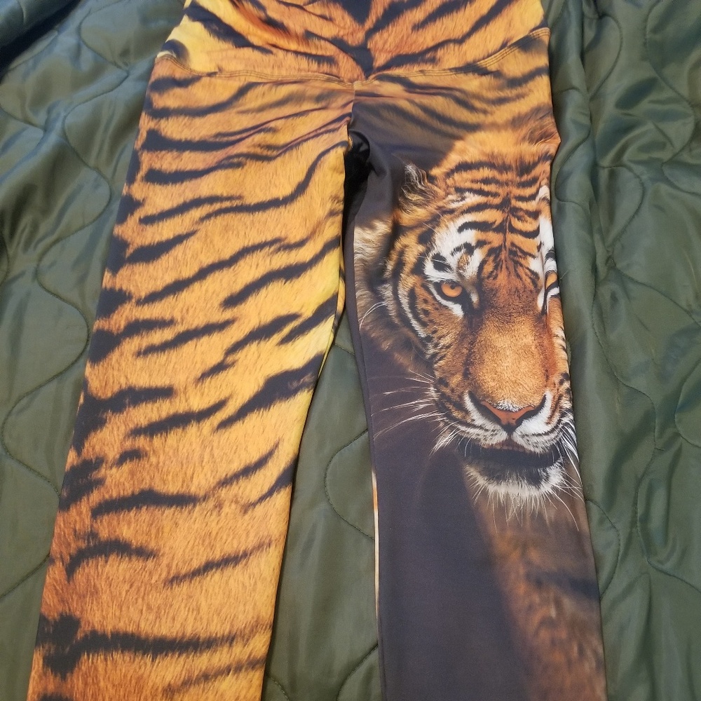 Om Shanti tiger leggings